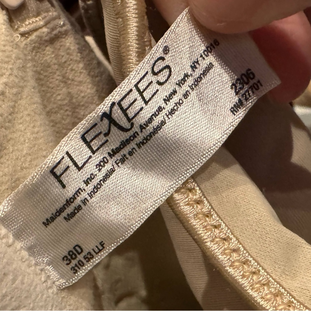 Flexees Elegant Tan Women's Bodysuit 38D Like new no callouts wear or stains - Picture 3 of 6